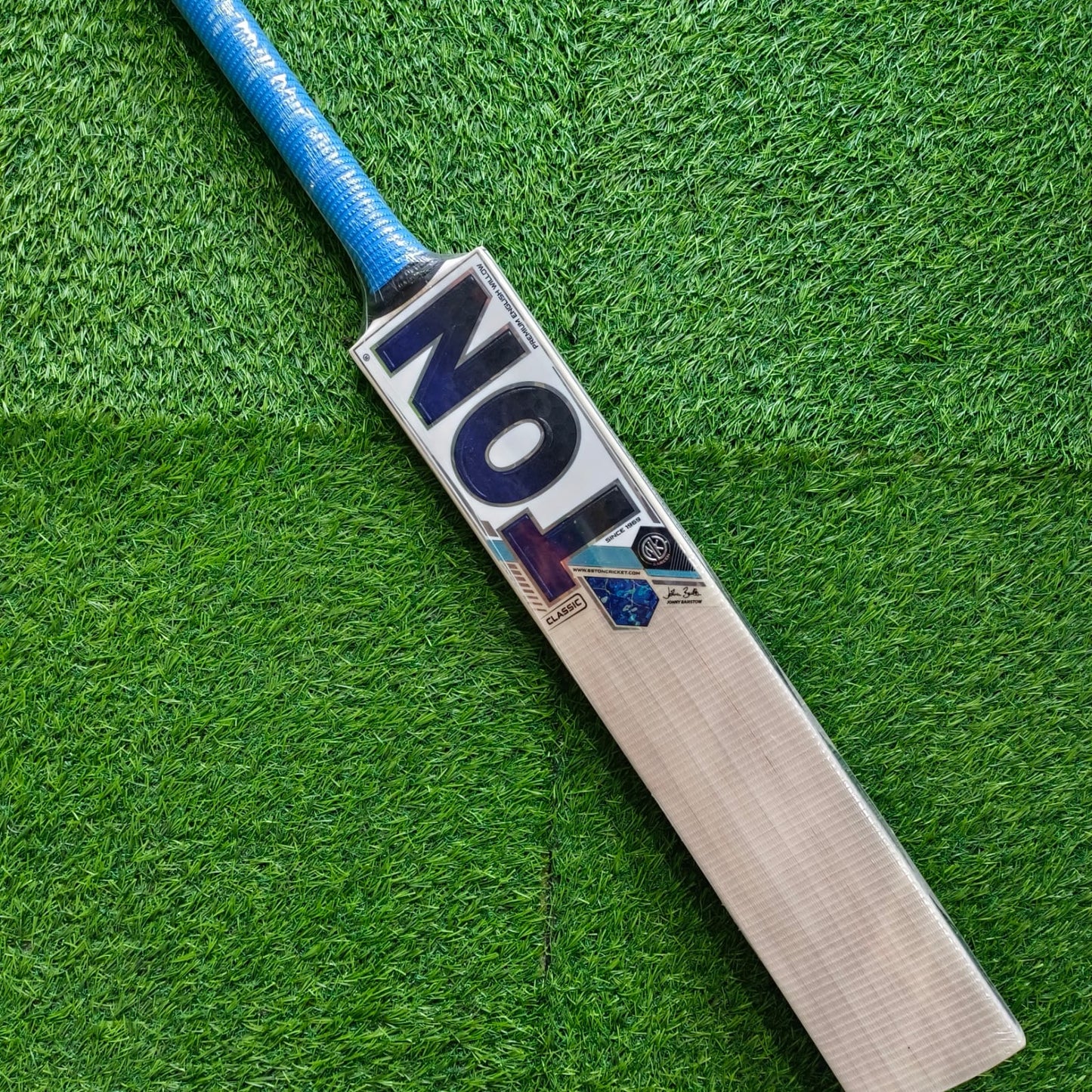 SS TON CLASSIC CRICKET BAT